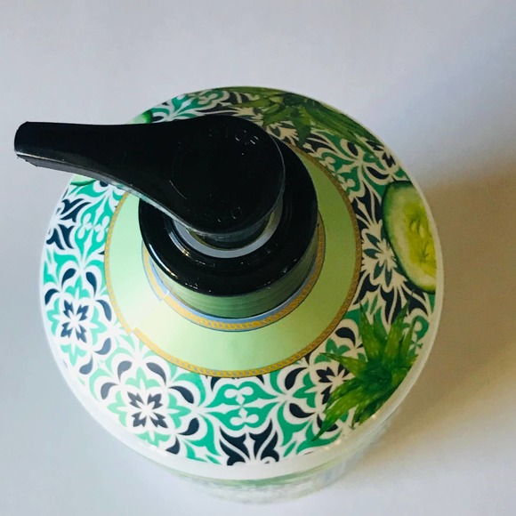 H&B Co. Tiles Collection CUCUMBER ALOE Hand 🖐 Soap - Picture 4 of 4